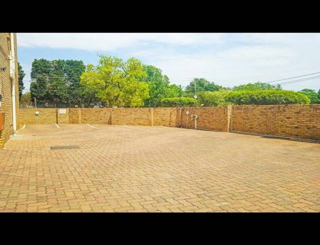 2 BEDROOM APARTMENT FOR SALE IN FLORIDA PARK